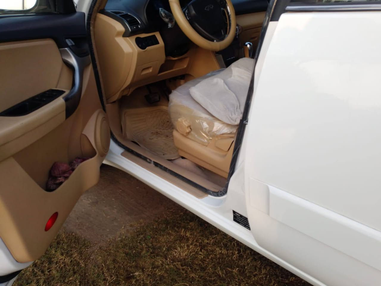 السلام عليكم شيري تيكو موديل 2013 كفاله عامه لون ابيض السعر 65 وبيه مجال مكان  السياره بابل رقم تلفون *********** رقم قادسيه دولي
