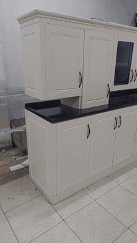 كاونتر المنيوم ابواب خشب. السعر مليون 400الف ( hdf) 3امتار الكاونتر و 3امتار الملحق وسنك متر ونص كامل مرمر وتوصيل لحد البغداد مجاني  راسلني عالاواتساب ***********جديد العنوان اربيل
