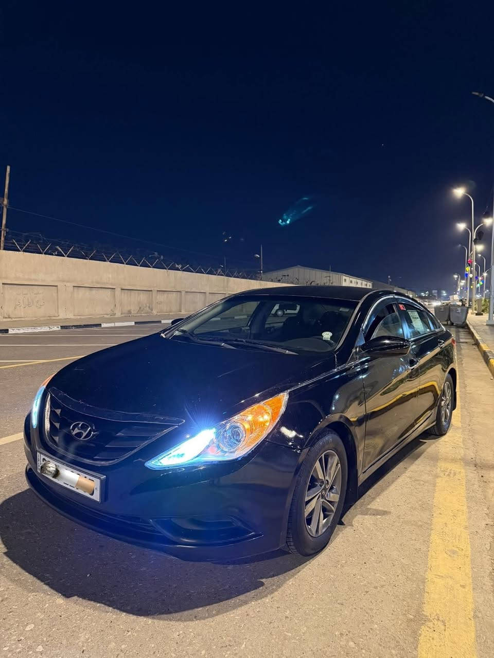 السلام عليكم 
سوناتا 2014 أصل بانزين 2400 GDI 
ادوات مكصوصه جنطه متومه ارقام وسنويه شمالي
مواصفات نص فول 
شاشه كار بلي تعرض تلفون
كامره خلفيه
حساسات خلفيه 
تخم تاير طك جيس و ويل حديث 
السياره جاهزه من كلشي كير محرك حداديه تبريد كفاله
تبريدها كلش قوي ثلج
مكاني بصره القبله *********** 
‏.
