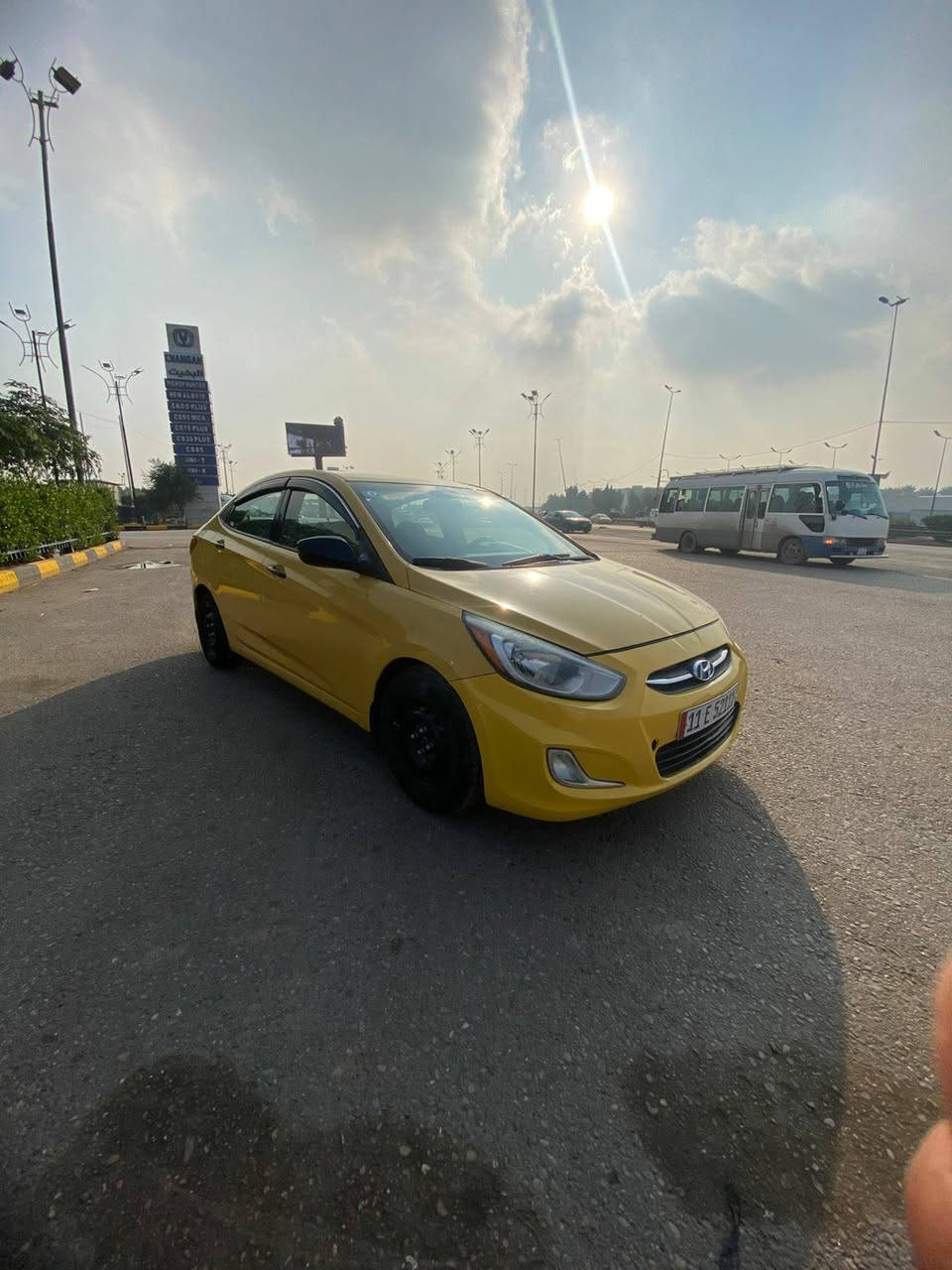 سلام عليكم سياره اكسنت موديل 2017 جاهزه كير محرك GDi 1600
تبريد حداديه كهربائيات كلهن كفاله
صيانة كاملة مسوّيها :
سنويه 2030 الهيه يوم ٢٨ مصفره 
تحويل مباشر
سياره بيها جاملغ الامامي اليمنه نفسه معمر وربع الهلال الخلفي والباقي مكفول 
ماشيه 158
الرقم *********** 
السعر 94 
العنوان بغداد السيدية والدوره
