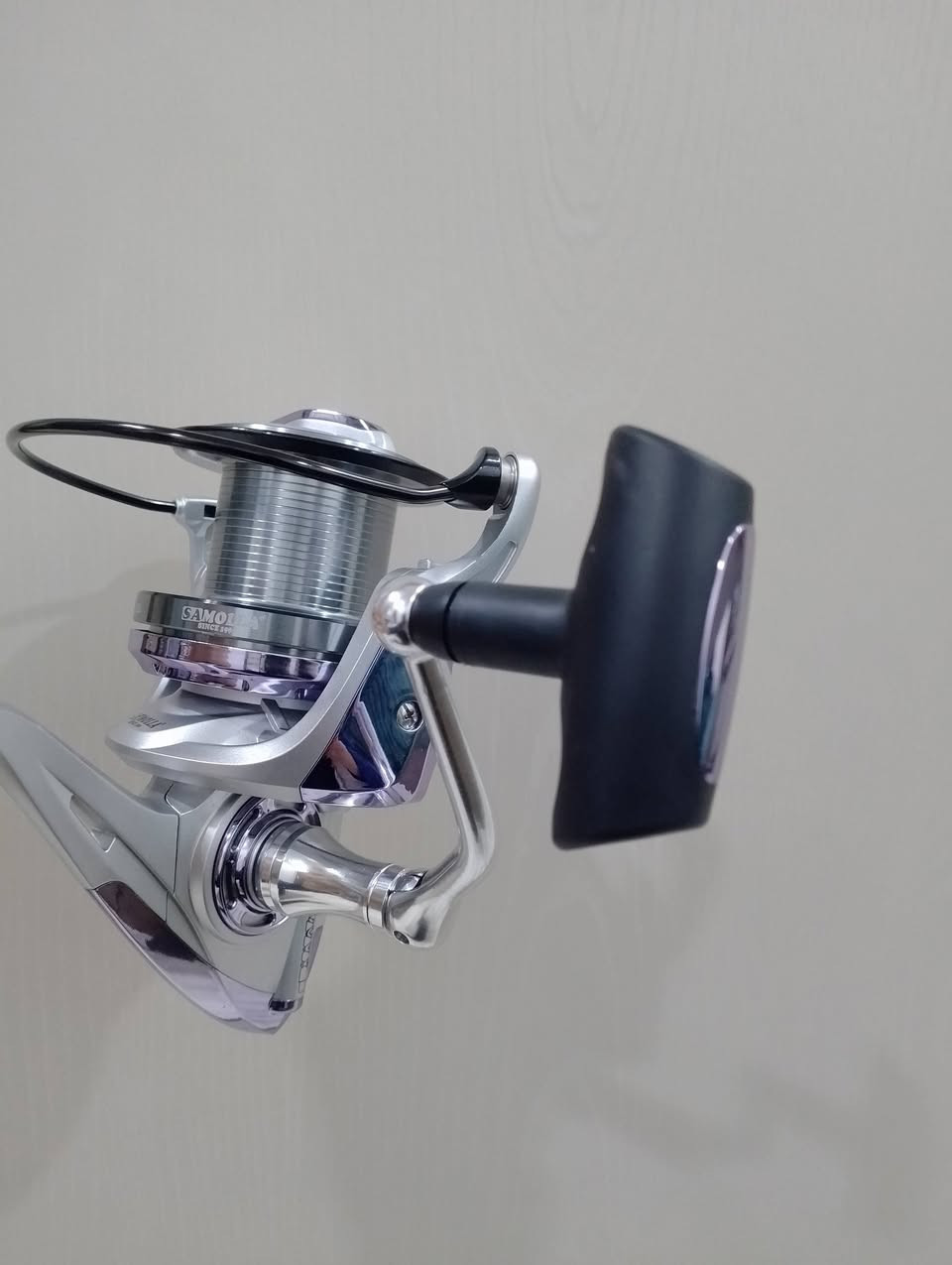 السلام عليكم
توفر مكينة صيد سامويلة مختمة اصلية حجم 12 الف وعصا شيمانو طول 360 حساس خشنن
 خاص او واتس***********
