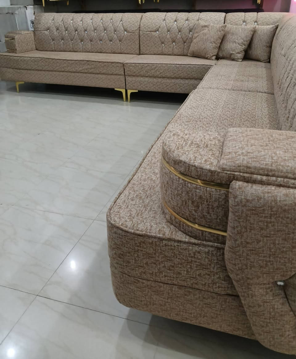 عرض خاص بـ365الف
ديوان 7 متر 11 مقعد 5 قطع 
خشب روسي بلوك أسود سفنج اكسترا قماش تركي ارجل حديد 
يوجد بـ لون الرصاصي و البيجي 
*********** واتساب فقط
