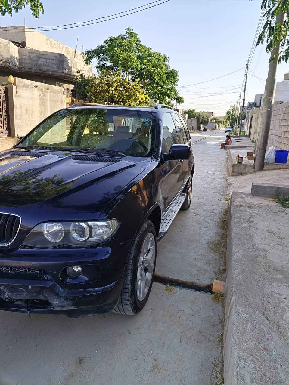 سلام عليكم اخوان x5e53بيع اومراوس حسب القناعه كير اومحرك جديد باتري جديد لايت زنون سياره خير من الله تبريد كامل منضومه مكاني بغداد خاتفين مصبوغه عام جماليه منوره الجراد بشرط وعندي صوره قبل الصبغ بدون ***********رقم سليمانيه
