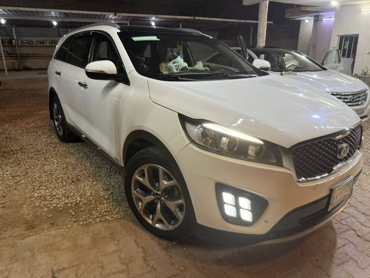 سورنتو خليجي 2017
فول مواصفات 
طخة صغيرة بلباب واضحه بلصور
السيارة موجوده برمادي 
اي استفسار اكثر
***********
