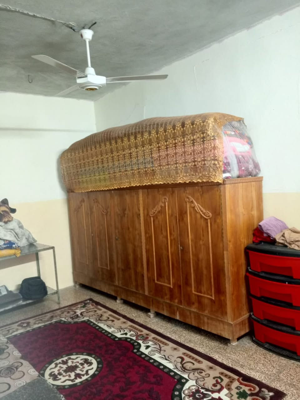 السلام عليكم دار للبيع مساحه 60 متر  الوجه 7 سند ملك صرف
الموقع حي الكرامه قرب مدرسة جابر ابن حيان 
السعر 42 
***********
