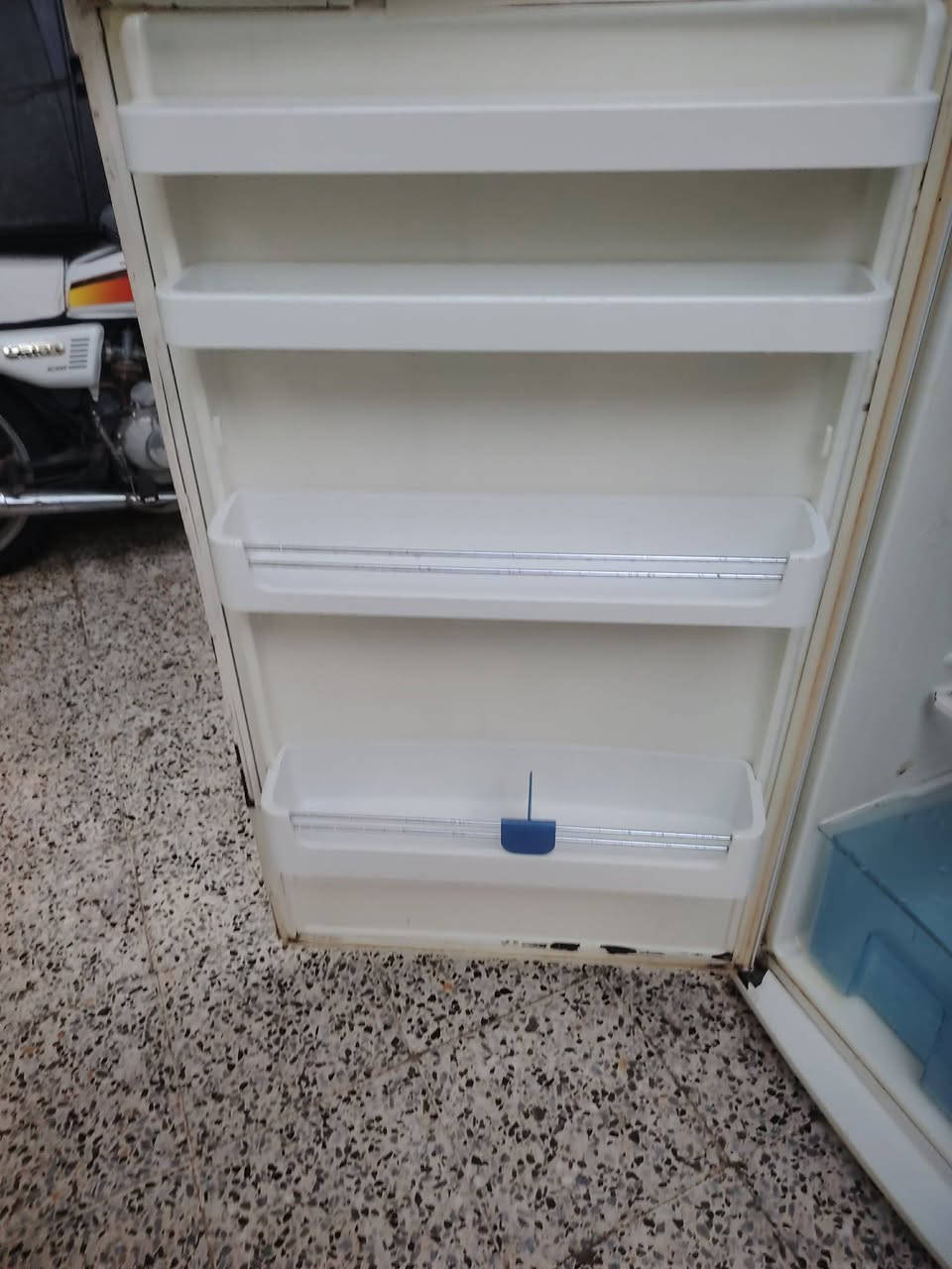 مكلف بالنشر  ثلاجه للبيع
العنوان جانب الايمن  منطقه  الزنجلي 
للاستفسار الاتصال على الرقم
***********
