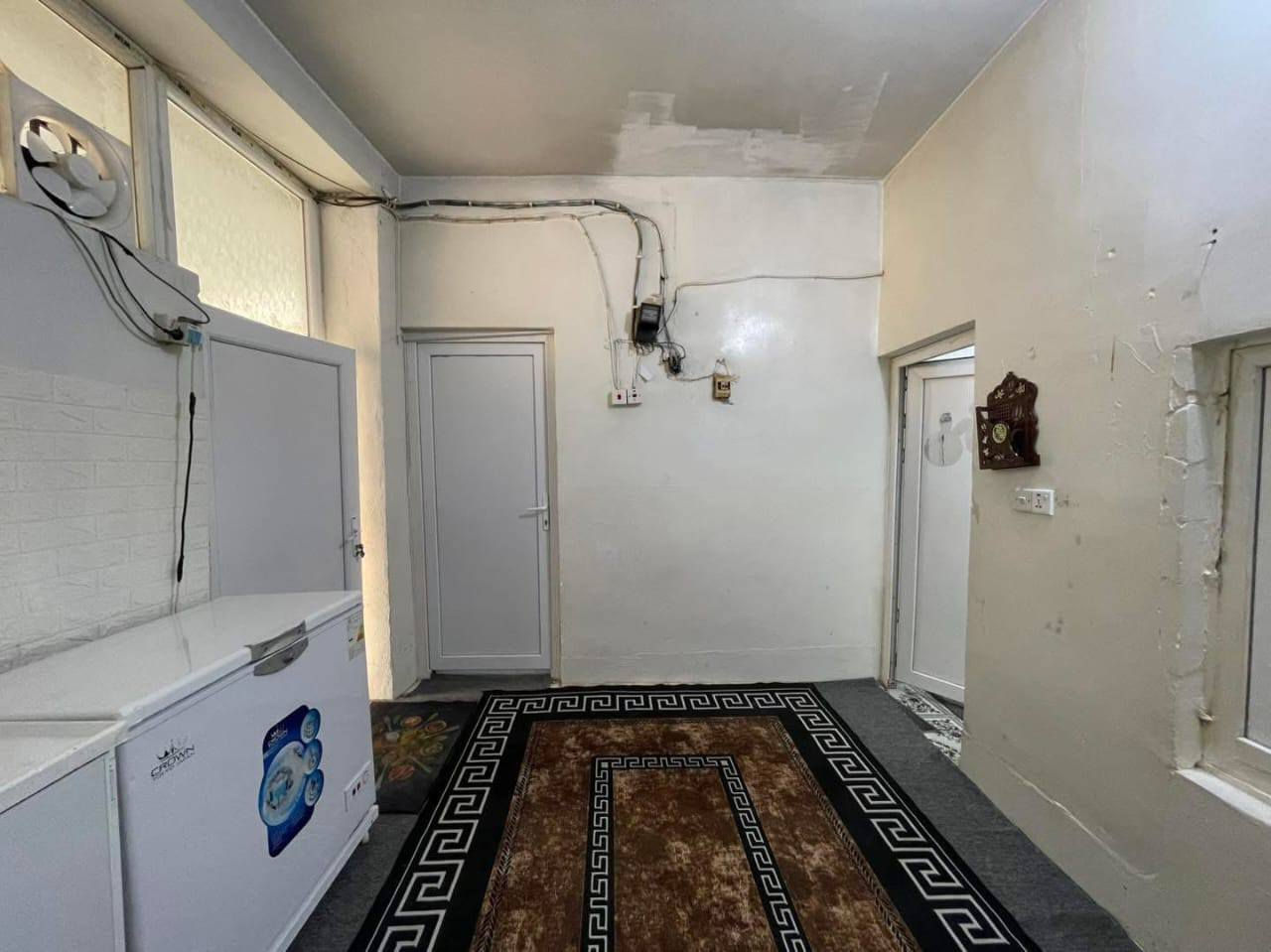 بِسْمِ‌ اللَّهِ ‌الرَّحْمَنِ ‌الرَّحِيمِ‌ 
سڵاوبەڕێزان..ئەم خانومانەلایە..لە
گەڕەکی بەردەسور..150م.تاپۆیە...
بەنرخی زەووی وکەلاوە دەیفرۆشین
نرخی گونجاوە...450معا ملە
ئاڵوگۆڕیش دەکەین.لەگەڵ.مامۆستایان.قستی
مابێت...
***********.سردارنوسینگە
