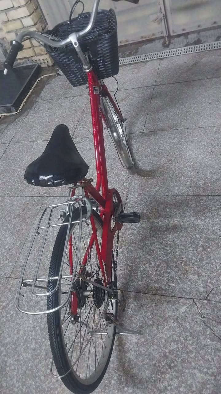 اسلام عليكم 
🚲 بايسكل بناتي حجم 26 للبيع
✅️ بايسكل نضيف مكينه (7) تحويلات 
💸 السعر 80.000 الف وبي مجال 
رقم الهاتف/***********
🚩 مكاني بغداد شارع الصحه

