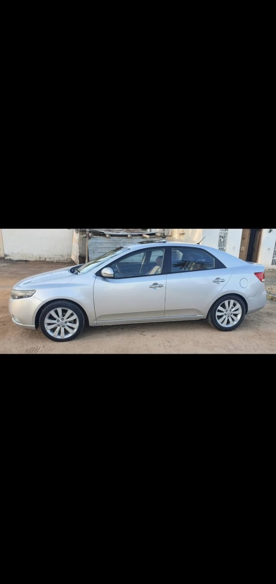 السلام عليكم
سيارة سيراتو 12 واحد على واحد كفاله عامه بأسمنه رقم بغداد مشروع وطني وارد خليجي (غير متواجد على الفيس )
***********
