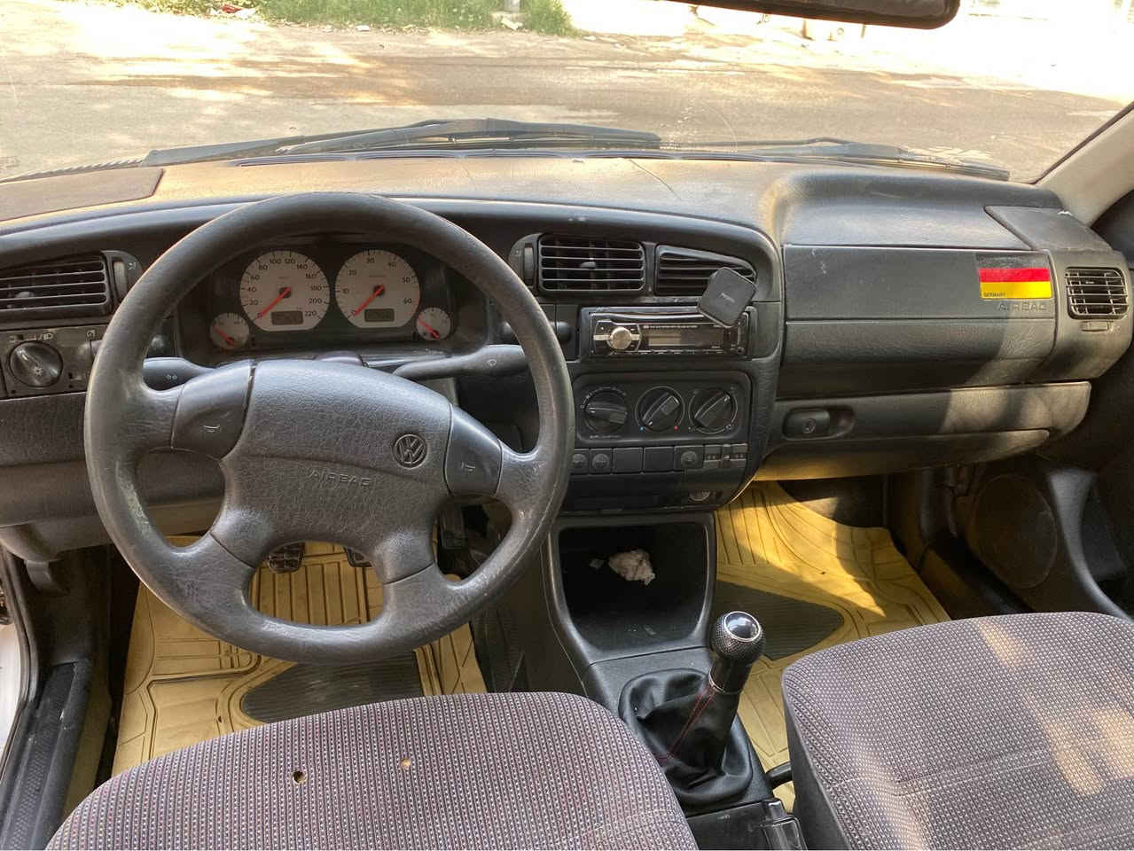 كولف فنتو كير عادي 
تبريد ثلج 
1994
سلايت. 
محرك بدايت تبخير محرك صافي 
محرك 2000
***********
36 وبيه مجال العنوان الدوره بغداد بغداد, العراق
