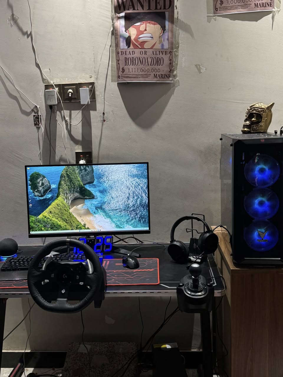 من رخصة الادمن ، دركسون لوجتك Logitech G923 نسخة Xbox ،مستخدم نضيف جداً ، مع كامل الملحقات   سعر 375 وبي مجال  عنوان بغداد رقمي ***********
