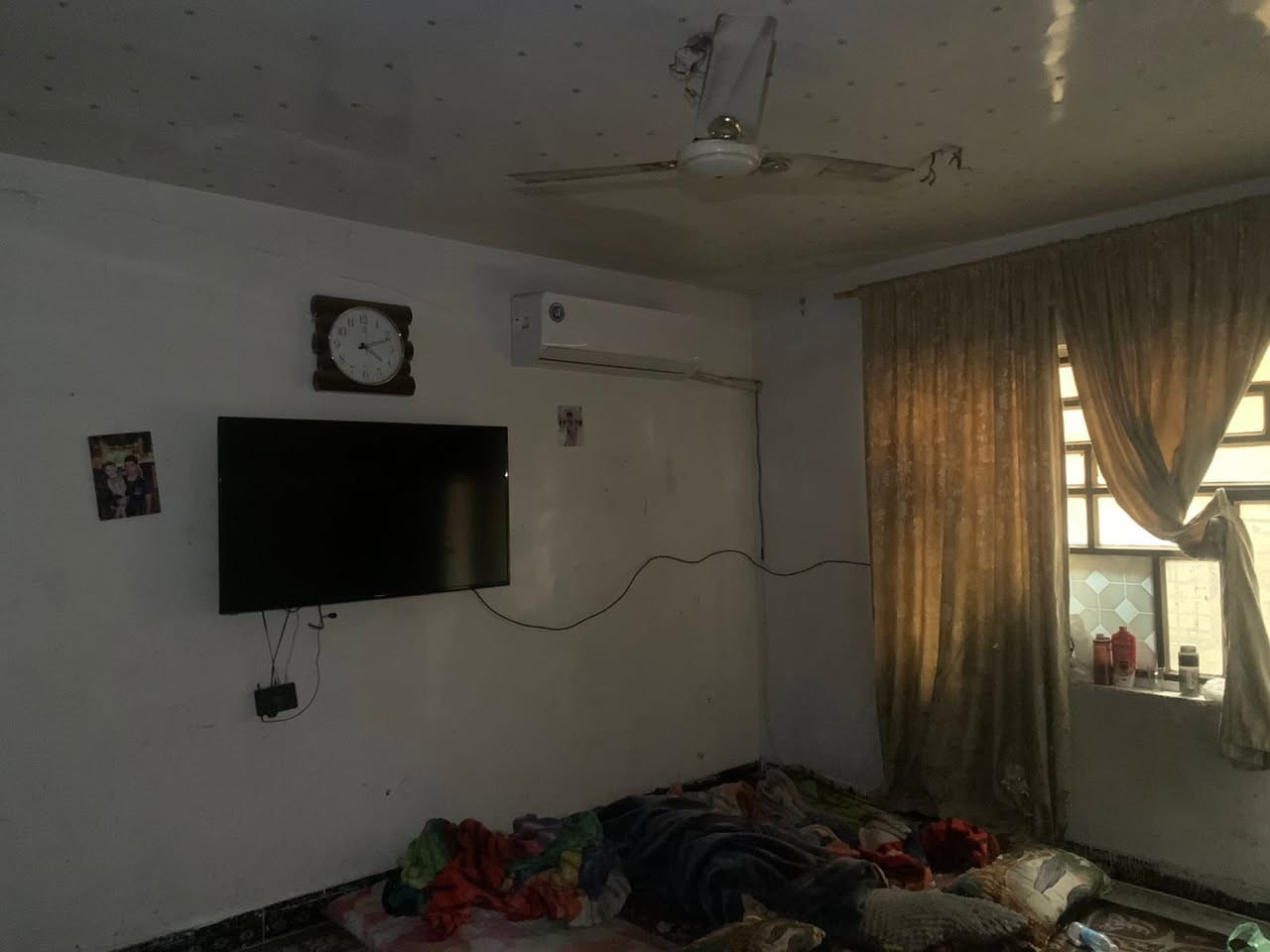 بيت ٢٠٠م في منطقه الاسمنت للبيع ✅
موقع ممتاز 🟢قريب جدا علا شارع نادي الصناعه ☑️
بناء ٢٠١٠ طابقين للاستفسار مكتب الشمس 🌞 للعقار 
***********
