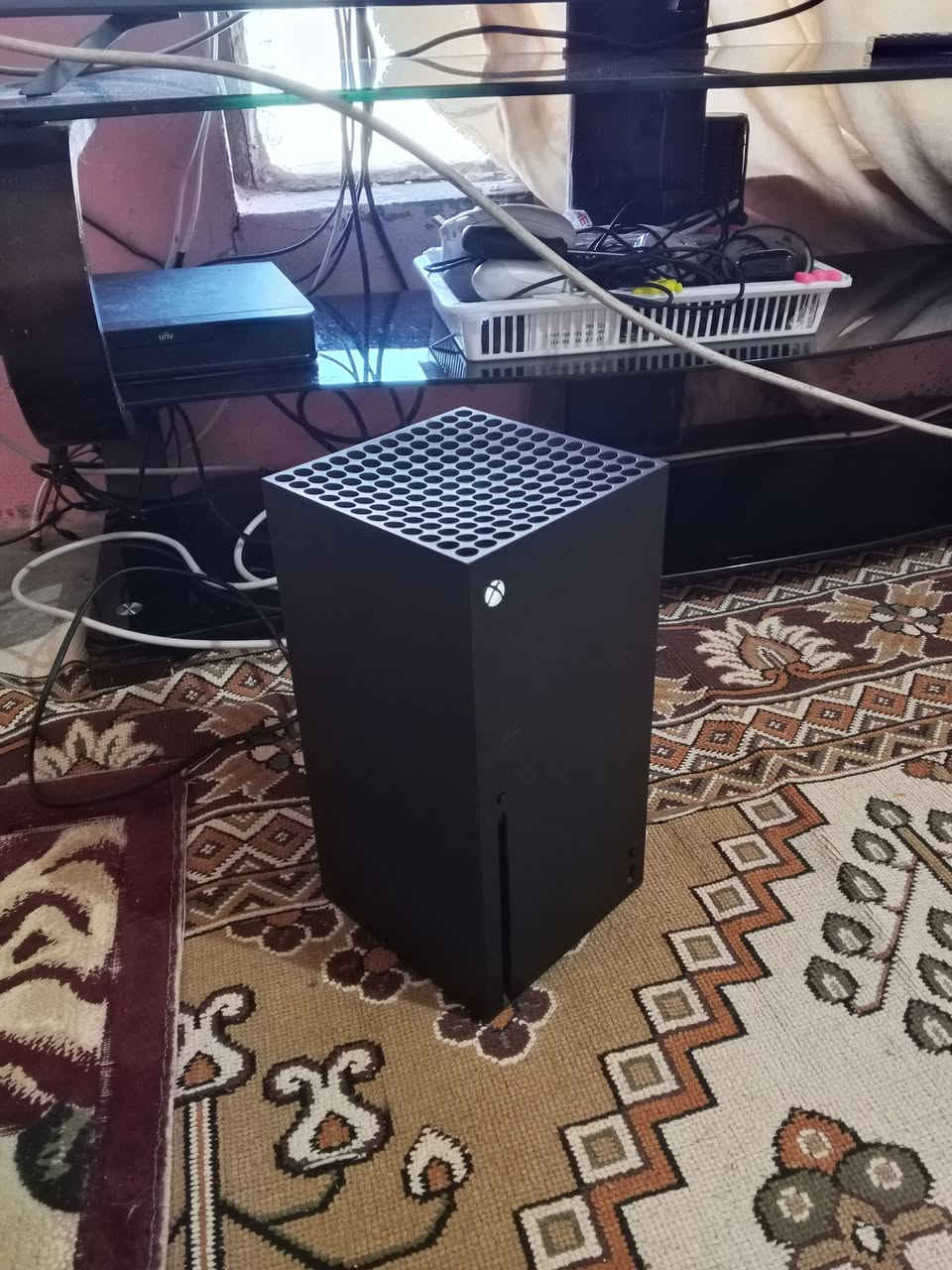 السلام عليكم، للبيع جهاز إكس بوكس سيريس إكس (أقوى كنسول في العالم) 
المساحة: 1 تيرا بايت (1TB SSD).
تاريخ الصنع: شهر يوليو (7) 2023.
الحالة: الجهاز أخو الجديد، نظيف جداً، ولم يخضع لأي صيانة.
الملحقات: كامل أغراضه الأصلية موجودة (الكرتون، اليد الأصلية، كابل الـ HDMI 2.1 الأصلي، وكابل الكهرباء).
المميزات:
يدعم دقة 4K حقيقية وسرعة تصل إلى 120 إطار.
تقنية التحميل السريع جداً (Quick Resume).
الجهاز هادئ جداً ولا يوجد به حرارة.
السعر: (600الف) 
الموقع: (جمجمال)
التواصل: عبر الرسائل أو واتساب (***********)
