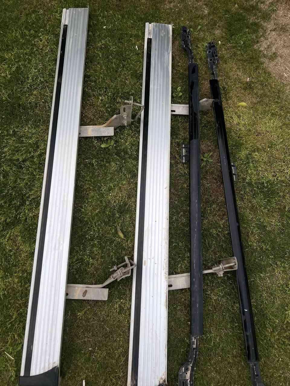 سلام عليكم اخوان عندي دوسات مال ابرادو اوطوك اعتقد يرهمن على كل السيارت العاليه العنوان تاجي والله ماعرف اسعارهن هاتف بي واتساب ***********
