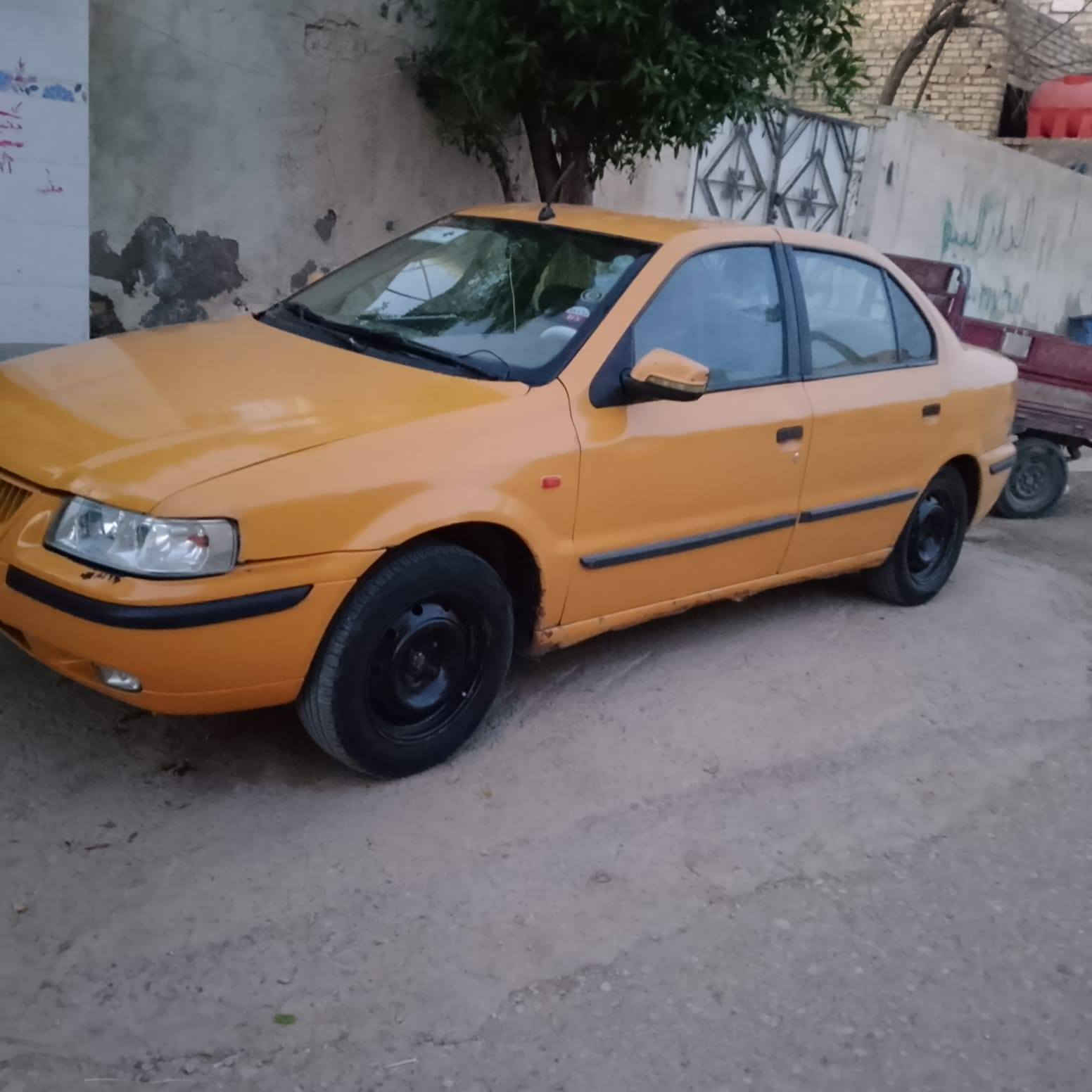 السلام عليكم سمند للبيع موديل ١١ مصفره هيئه وغرامات سنويه لحد ٢٧ رقم ميسان سياره حلوه عوزه ترتيب وبيه ملاحضات دوس وهلالات جبن مكينه وكير سياره حلوه معروضه ٢٨ الشراي رقم راعيه اني مكلف استفسار اكثرر اتصال *********** سعد الدبي
