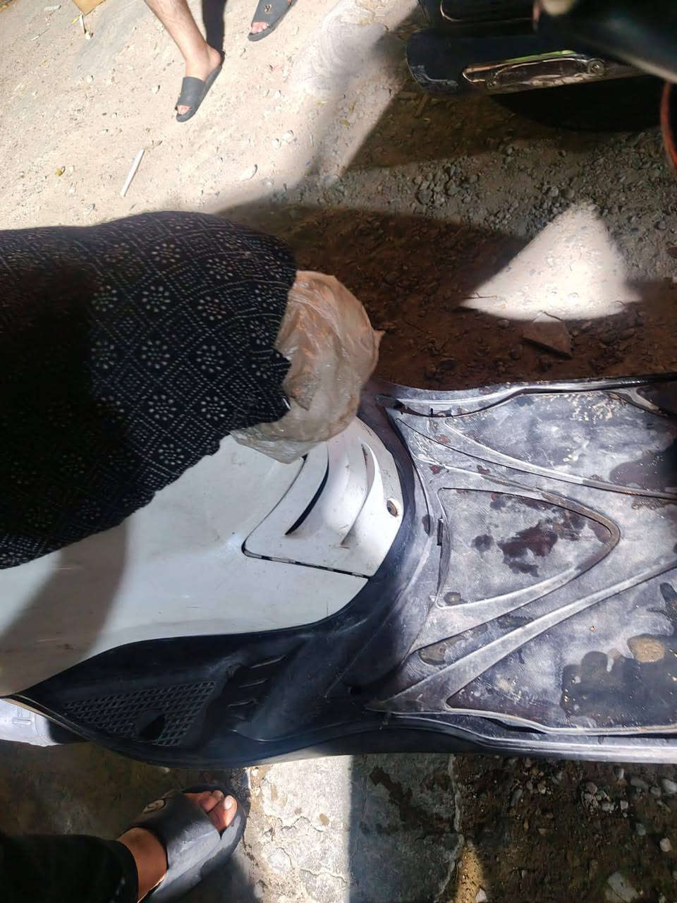 السلام عليكم
اكزز ياباني 

دراجة مفتوحة فقط
 بستم مبدل 
مكينة ناعمة شلعة ومعدل اوراق كاملة 
كهربائيات كلها شغالة 

نقص باتري وبجم وفقط 

السعر 550 وبيها مجال 
حي اور 
***********
