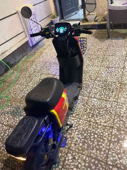 السلام عليكم 

دراجه شحن R7.     للبيع 

بريكات دهن هايدروليك HAEDROLEK

دبلات امامي هيدروليك والخلفي غاز 

شاشه ديجتل 

وياله رياضي + فلنجه كبيره 

تشغيل كارت + سويجين 2 + بصمتين 2 

بطاريات 25 امبير 🔋

عدد 5 بطاريات 🔋

سرعتها 109 حقيقي 80 🏍️

ديجلات + اناره جانبيه 🎧

لايتات زنون + نشره ليليه 🌑🔦

دراجه جديده ونضيفه 

السعر 500 وبيها مجال بسيط للطيبين 💰 

الرقم ***********بي واتساب 📱💬
