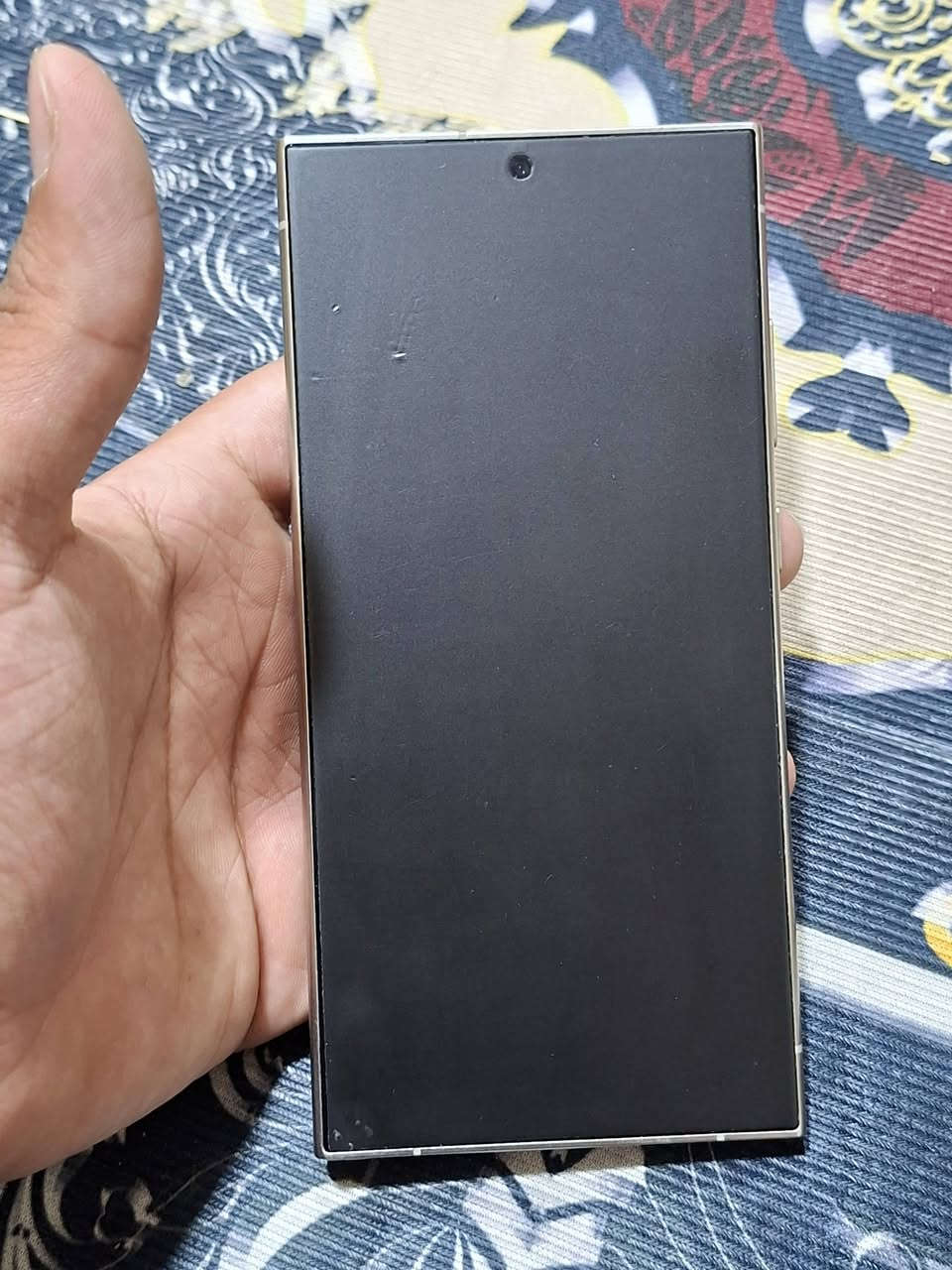 السلام عليكم
جهاز للبيع S24 الترا 
ذاكره 1 تيرا  شرط جهاز جديد جدا
سعره مليون. 250 الف. (1250)
مكاني بغداد الجديده 
شراي يتصل ***********
