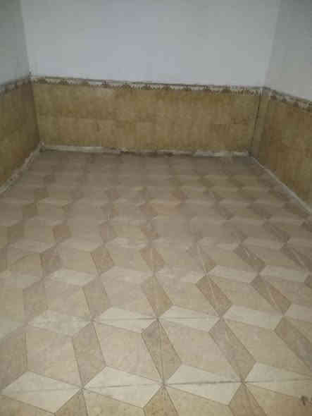 السلام عليكم   بيت  للايجار   ١٠٠ متر  غرفتين و ٣ فوك عوزهه ترتيب  وديوانيه     موقعه  حي الفداء شارع المدراس مقابل المدرسه الصينيه موجوده كافه الخدمات
***********
