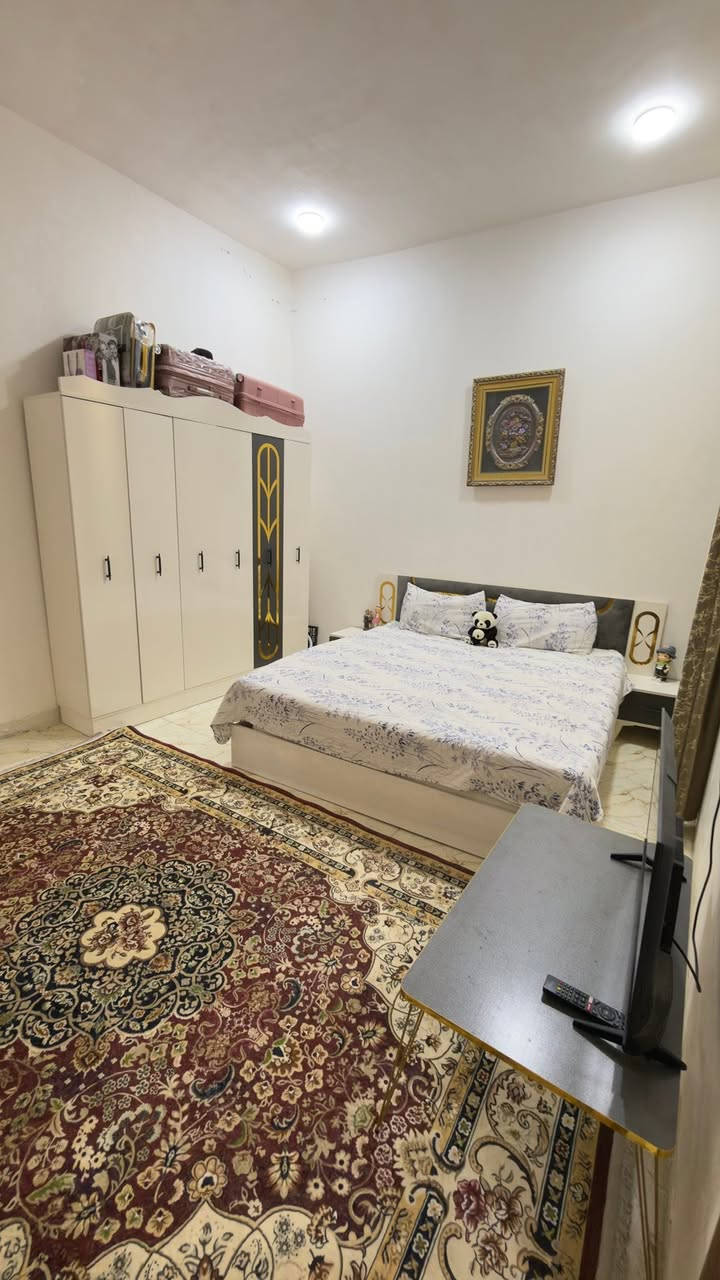 يالله
بيت زراعي للبيع مساحه ٢٠٠م بشارع حسينيه  الإمام الغائب في منطقه الصخيين بعد شارع المهندس يبعد عن شارع العام ١٥٠م 
بناء جديد طابوق وسقف كونكريت 
يتكون من غرفتين وصاله  وديوانيه 
ومطبخ وصحيات داخليه وخارجيه وكراج و
خدمات ماء وكهرباء ومجاري
سعر ٩٠مع مجال  
للمزيد اتصال 
بالأرقام التأليه 

***********
للمزيد من المعلومات يمكنكم التواصل معنا 
على صفحة الفيس بوك (در الامل للعقار) 
للمزيد من العروض على الفيس بك 
https://www.facebook.com/share/184e1SZUBr/?mibextid=wwXIfr
للمزيد من العروض على حسابنا تيك توك
 www.tiktok.com/@user3133131000
للمزيد من العروض على حسابنا التيليجرام (در الامل للعقار)
https://t.me/+P7JMB2u_71k2ZWJi

للمزيد من العروض على حسابنا الواتساب (در الأمل در الامل للعقار) 
https://chat.whatsapp.com/BLYmucgy7SSGDs399o3EWD
@⁨‏الكل⁩
