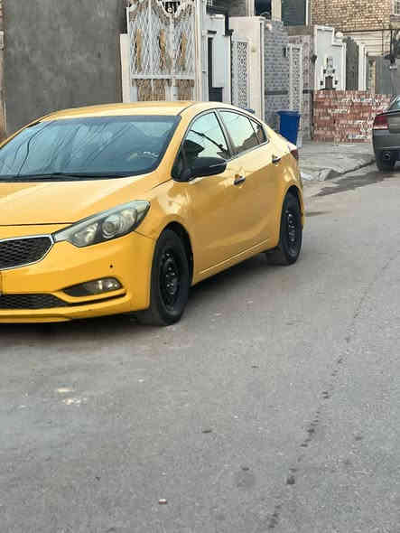 سلام عليكم فورتي موديل 16حادت كما موضح في صوره مع سونار مكينه دوش مفتوحه مكان السياره بغداد مدينه الصدر السعر 110بيها مجال بسيط سنويه ال29
رقم  موبيل ***********
