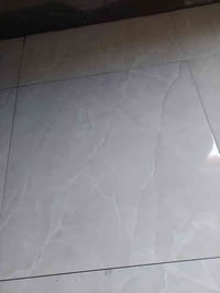 بورسلاين 60 /60 للبيع متوفر 28 متر بسعر مناسب. 07739413235