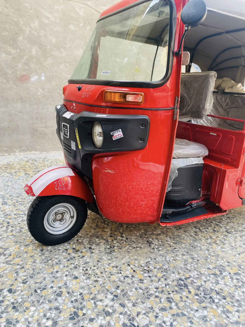 سلام عليكم 
2021/12/5
رقم وسنويه بغداد انكليزي هزه جديده لاصبغ لامعجون 
مكاني بغداد العبيدي 
للاستفسار: ‭٠٧٧١ ٧٦٧ ٩٢٥٨‬
