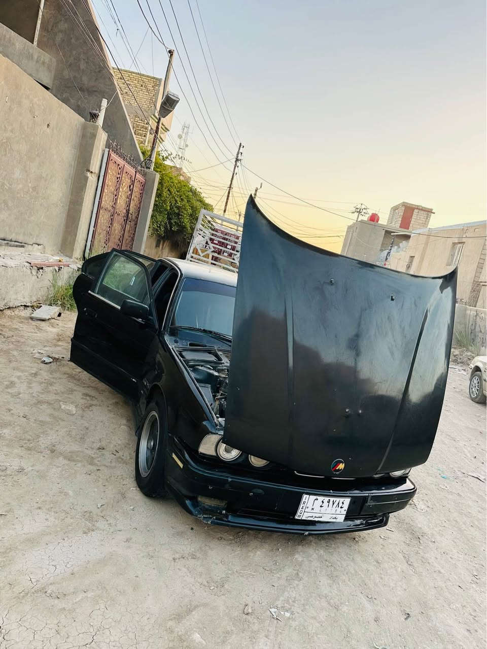 سلام عليكم 
بي ام 535 كير عادي موديل 1991
رقم بغداد باسمي 
مكينه وكير نضيفات 
صبغتهه جديده عضمتهه موس 
بجم عريض لايت سوار ومنضومه زنون عالي
تبريد منضومه جديده❄️ 
وياله بوربت وتخم تاير جديد
داخله جلد نضيف كلش 
السياره بيهه شلعه تشك الاول والثاني والثالث
ومعدل شرط 200
السعر 38
مكاني بالحله حي العسكري *********** حلة, بابل
