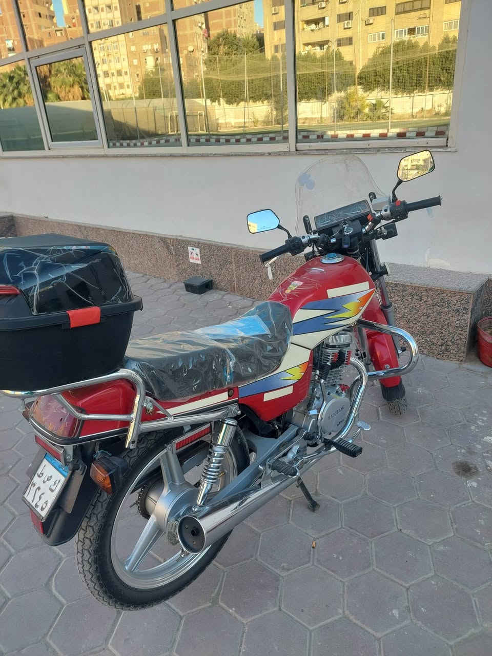 مكنه هوجن hj 
الشاسيه البومبيه 
مديل ٢٠٢٦ 
مترخصه ٣ سنين فات منهم ٥ شهور 
ماشيه ٤٥٠٠ كيلو شرعي قابل لزياده البسيطه 
المكنه فيها ٥ جريات 
وصندوق كواي الاصلي 
واسكرينه اماميه شفافه 
وتنان وجهاز انتظار وصله شاحن و كف مضي 
المكنه مفهاش الهو و المعاينه خير دليل 
مطلوب ٤٠٠٠٠ الف زي ما هي كدا مش هشيل منها حاجه
ولو عيزها من غير الفنش هبيع علي ٣٨


**إذا كنت صاحب هذا الإعلان وتريد حذفه لأي سبب، رجاءا أرسل رسالة إلى الدعم الفني**