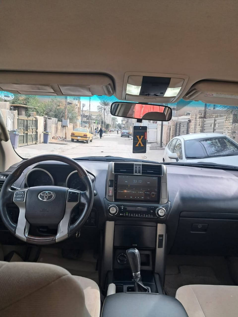 السلام عليكم برادو موديل ٢٠١٢سنوية جديدة هزة جديدة سنوية باسمي سونار مرفق بلمنشور محرك وكير مكفولات ٤ سلندر مكان السيارة بغداد الدورة حي المعلمين السعر ٢٤٠$ بيهة مجال قليل ***********
