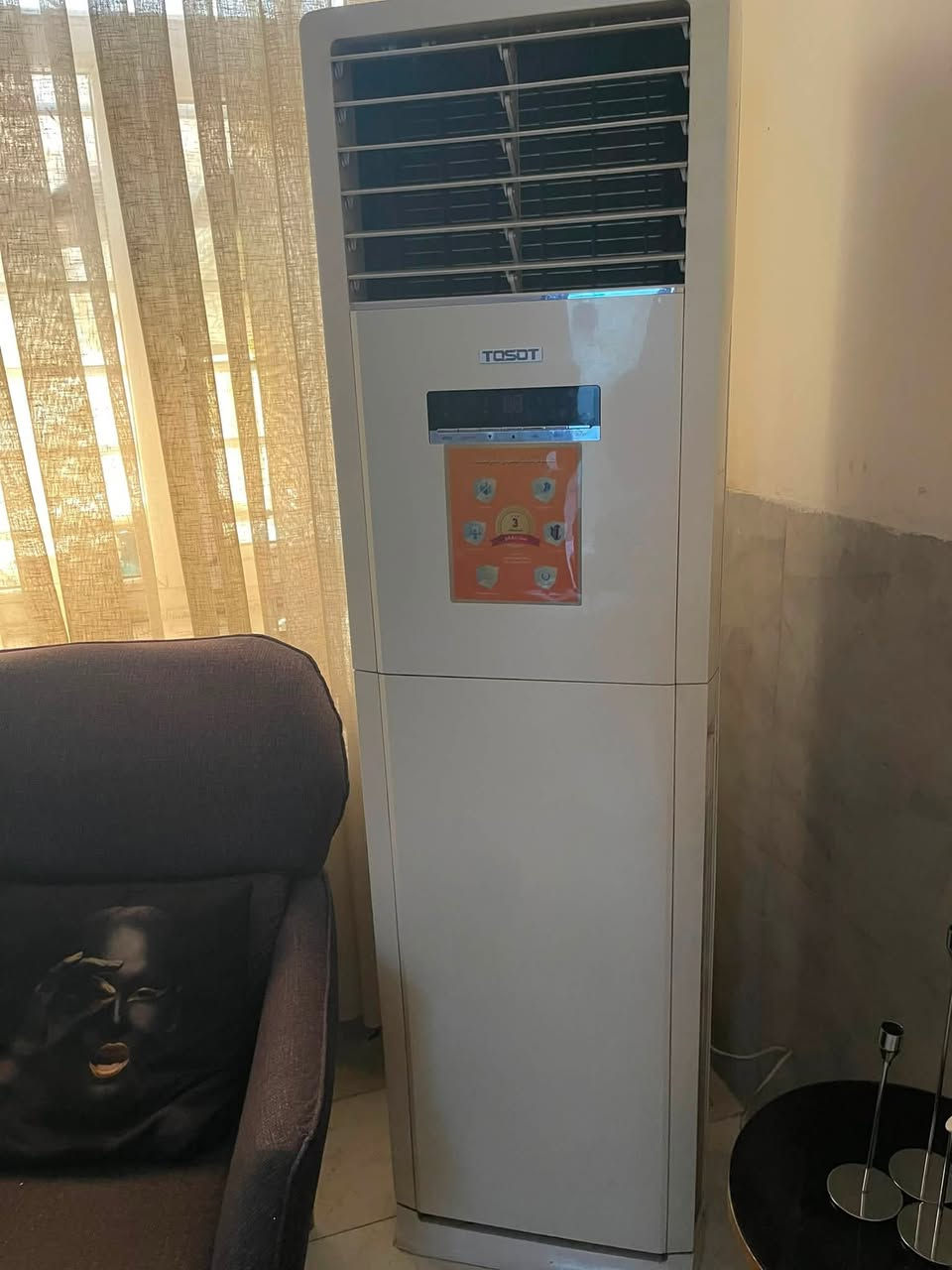 عندي سبلت كنتوري طنين وربع استعمال نظيف رايدته ب 600
للاستفسار ***********

