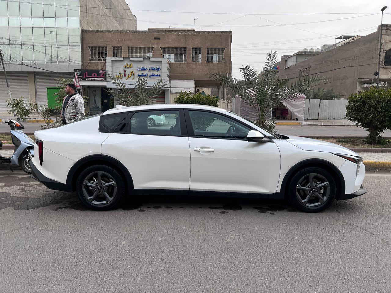 السلام عليكم
كي فور 2025
وارد امريكي
Kia k4
فول مواصفات عدا فتحة 
.تشغيل عن بعد  اشاير بلمري رادارات
.اشارة ترحيب 
.سايد بريك كهربائي
.رادار جانبي وامامي 
.مازدات led لد ثلاث عدسات
.قيادة ذاتية 
.تحديد مسار
.شاشة متصلة 
.اضوية داخلية لمس
.تحكم كامل عن طريق الشاشة 
. دشبول بيانو 
مكينه 2000 دوش 
الحادث: موضح بالصور فقط بنيد بدون ايرباك 
السعر :184 مجال حك الجيه
مرقم كامل بسمي السياره 
*********** بغداد شارع فلسطين
