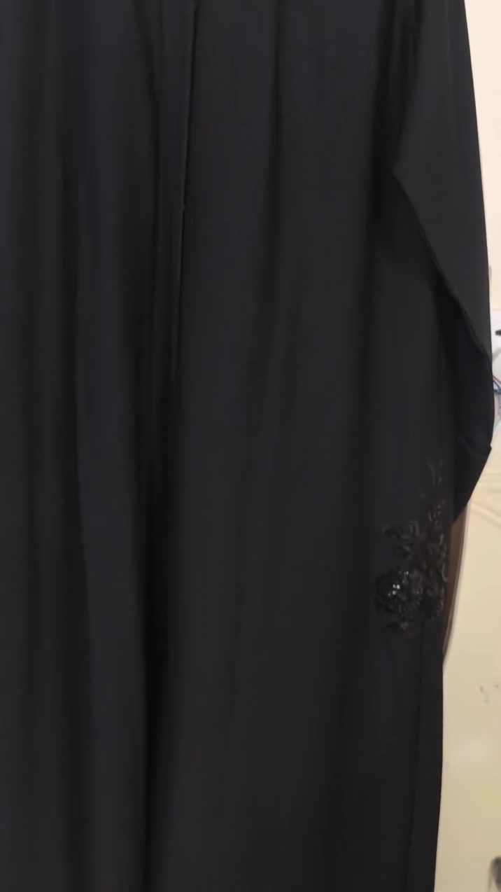 عباية كلش حلوة شغلها بالضهر
اكس لارج طول ١٦٠
سعر١٥


**إذا كنت صاحب هذا الإعلان وتريد حذفه لأي سبب، رجاءا أرسل رسالة إلى الدعم الفني**