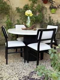 اخر قطعه مع التخفيض 👍👍👍 طاولة طعام من خشب السنديان الطبيعي يتحمل اعلى ...