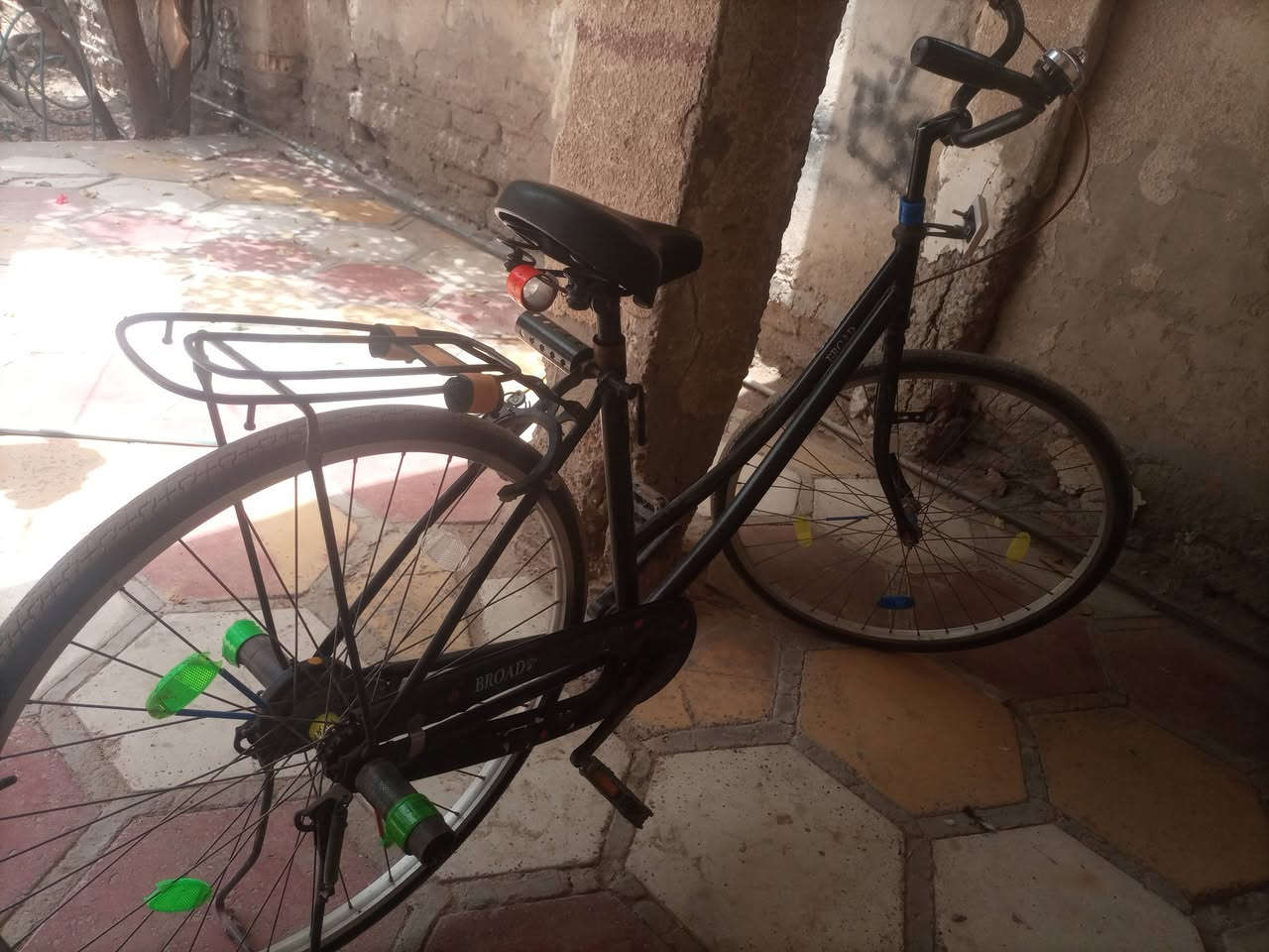 باسيكل نضيف ومرتب صنعه صيني بس يكولون ياباني هواه وغراضه وسعره بسيط وبيه مجال البريد يجي خاص مكاني فضليه قرب يم دكتور فيصل


**إذا كنت صاحب هذا الإعلان وتريد حذفه لأي سبب، رجاءا أرسل رسالة إلى الدعم الفني**