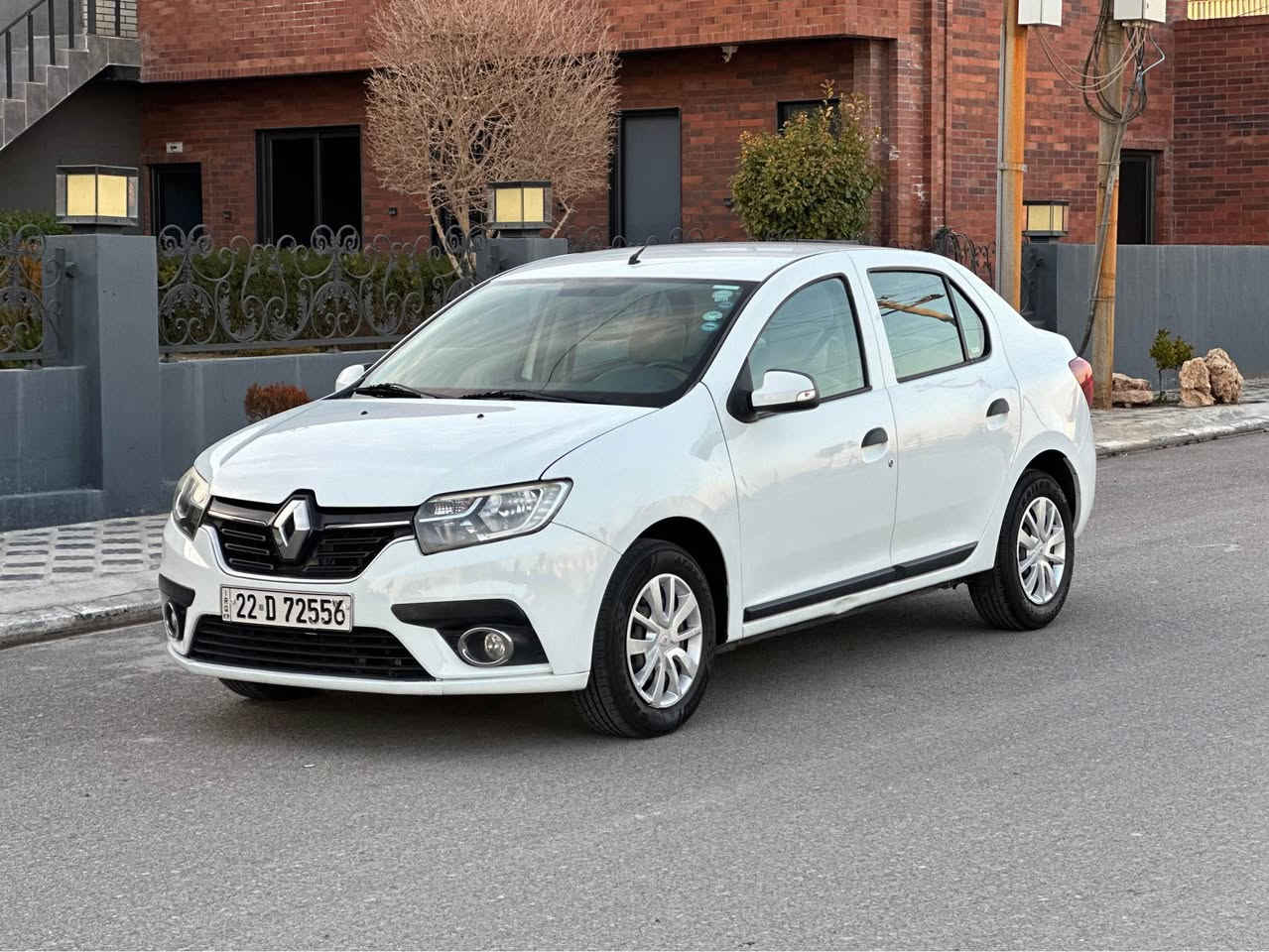 رينو سيمبول  2020  ئۆتۆماتیک 
سفري ئيره يه
ليد و بلاجکتور سوكان ڤوليوم ناو زەرد
ته نها يەک چاملغی پشتی سبغە بێ داخلی
هەموو شتێکی تازەیە و بەناوی خۆمە
سعر تەنیا 80 وەرەقەیە
ژمارەی خاوەنەکەی
*********** واتساب أربيل, العراق
