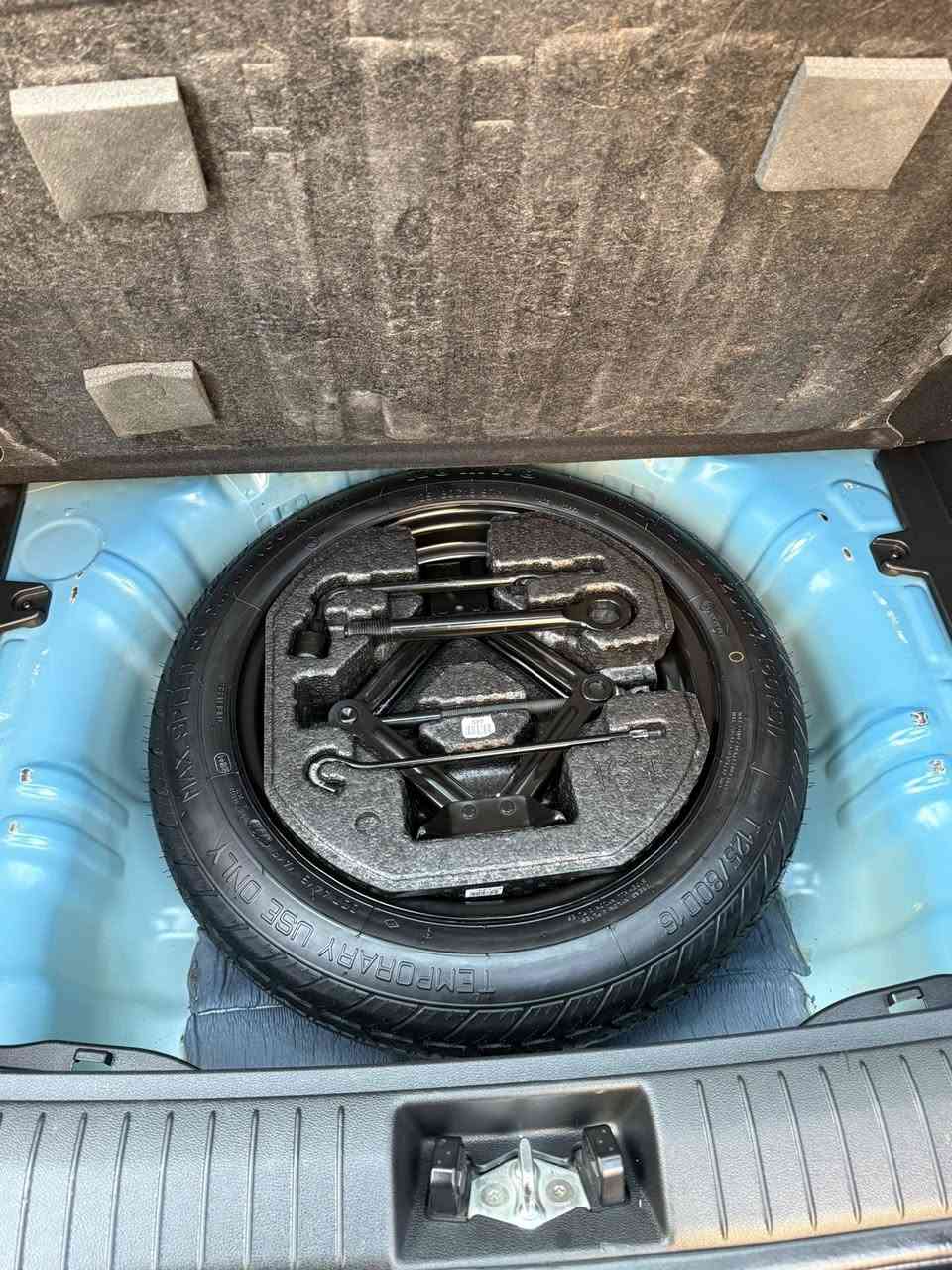 كونا خليجي موديل 2022 السيارة فول مواصفات 1/1 محرك 2000 السيارة رقم بغداد تحويل مباشر مكفولة كفالة عامة من الصبغ 
بيها رصعة بالبنيد موضحة بالصور ما مصلحة و باقية على حالها و الباقي مكفول السيارة على وضع الشركة سبير منازل تايرات الشركة محرك كير تبريد مكفولة
المواصفات 
بصمة 
تشغيل عن بعد 
فتحة سقف
3 أنظمة قيادة
مرايات شفط 
إشارة ترحيب
المقاعد كهربائية 
حساسات امامية
حساسات خلفية
كامرة خلفية
رادار امامي خلفي جانبي 
تحكم ستيرن
ابل كار بلي
و أندرويد اوتو
شاحن واير لس
و مواصفات أخرى
السعر 165 ورقة قفل
مكان السيارة بغداد
رقم الهاتف ***********
