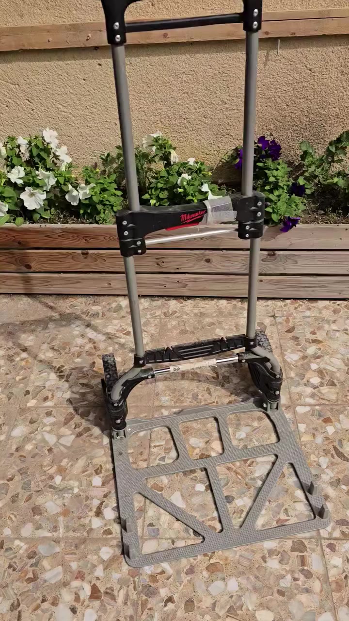 للبيع .. ***********
