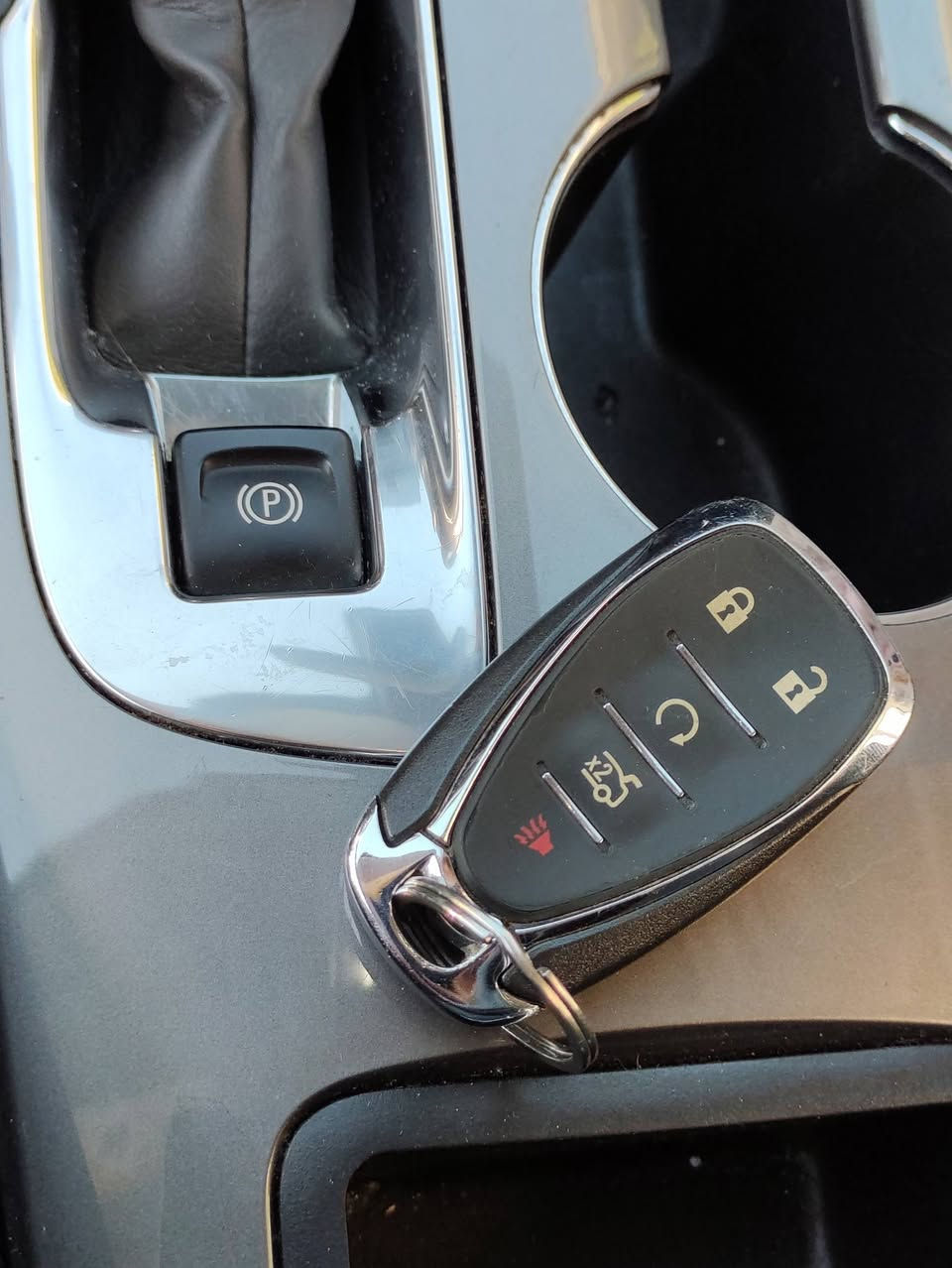 chevy malibu 2023 LT
رقم الشاصي _( 1G1ZD5ST3PF165928 )

شيفروليت ماليبو LT 
موديل _2023  _ رقم أربيل 
#مواصفات 
_{ LT _شغال عن البعد _كشن كهرباء_ هاند بريك كهرباء_تبريد ديجيتال _ تبريد قطعتين _ رادار تحديد المسار _ رادار مانع التصادم _ شاشة كبير _ ويل كب 17_ كشنات أمامي هيتر } يعنهي فول عدا البانوراما.(سلايد)

#عدادكيلومتر_ 78000 مايل

سيارة جديدة و بدون أي مصرف 
حجم المحرك _ 4 سلندر _1.5L turbo
حالة السيارة _ بدون صبغ _ بدون تبديل _ حادث خفيف جدآ _بجم كبس 
فقط بي تعديل في جاملغ خلفي جهة السائق (( بدون إرباك ))كلها سليمة 
 للأستفسار __ *********** واتساب و فايبر
