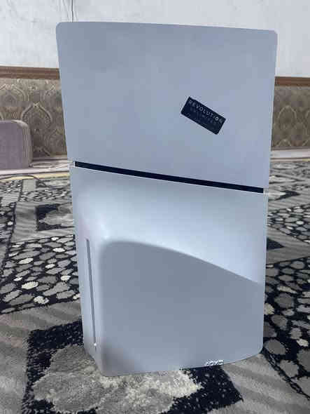 سلام عليكم بلي 5 للبيع جهاز استخدام شهر زلغ مآبي لوك ستيكر شرط الفحص والضمان ملحقاته اصليه كامله من كتلوك وايرات سعره ٦٠٠ وبي مجال مكاني بصره رقم ***********
