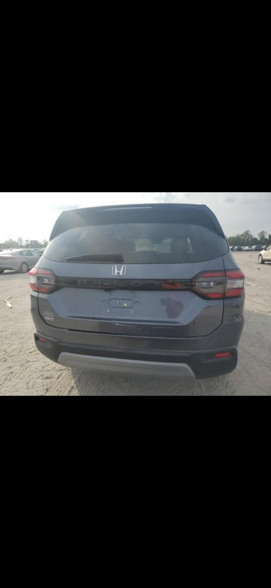 هوندا بايلوت ٢٠٢٤ وارد امريكي مكفولة من الحادث و الصبغ و الضربة السياره جديدة ماشية ١٢٠٠٠ فقط تقرير مياه امطار رقم بغداد باسمي محرك ٦ سلندر٣٥٠٠ طبيعي ٧ راكب كشنات جلد رادرات امامي و خلفي و جانبي للبيع او المراوس السعر ٢٦٥ ورقة للإستفسار *********** مكان السيارة بغداد القاهرة
