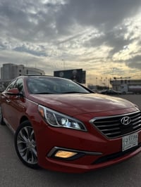 سوناتا 2015 لمتد سبورت مميزه - السعر  125 وبيها مجال حك جيه سيارة حادث...