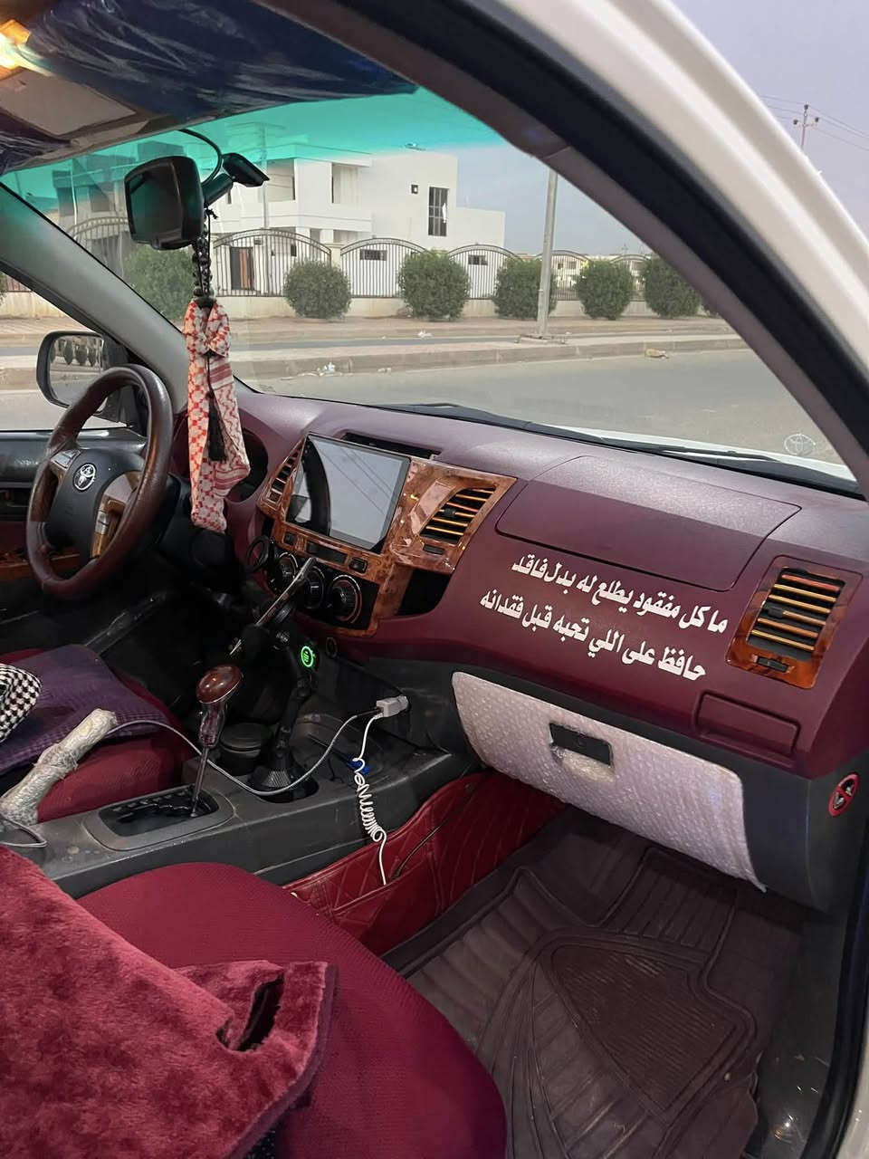 السلام عليكم
للبيع تيوتا هايلوكس ٢٠١٤ كويتي ساير شاصي ١٩ فول مواصفات 
بصمه تشغيل دخول ذكي تشغيل عن بعد
كامرات امامي خلفي اصل +حساس خلفي
دشبول وداخل صاج تحكم ستيرن 
اشارات ترحيب بلباب +الدوسه 
السياره مغلفه من الداخل بلكامل دشبول +دوس وابواب 
السياره مال جناي كلش نضيفه مصروف عليه متحتاج الف 
ماشيه ١٧٣ الف اصل بشرط لا منزل ولا غيره
الضرر 
جاملغ امامي مستبدل اصل وكاله 
وبيه ٣ مكانات بارد كلش خفيفه الصور موجوده 
محترك مفتوح اثر تنقيص دهن فقط 
السياره بشرط لا تنقيص لا تبخير ولا غيره 
سياره بسمي رقم انبار تحويل ثاني يوم 
السعر190 ورقه وبيه مجال بسيط حك الجيه
للأستفسار ***********
