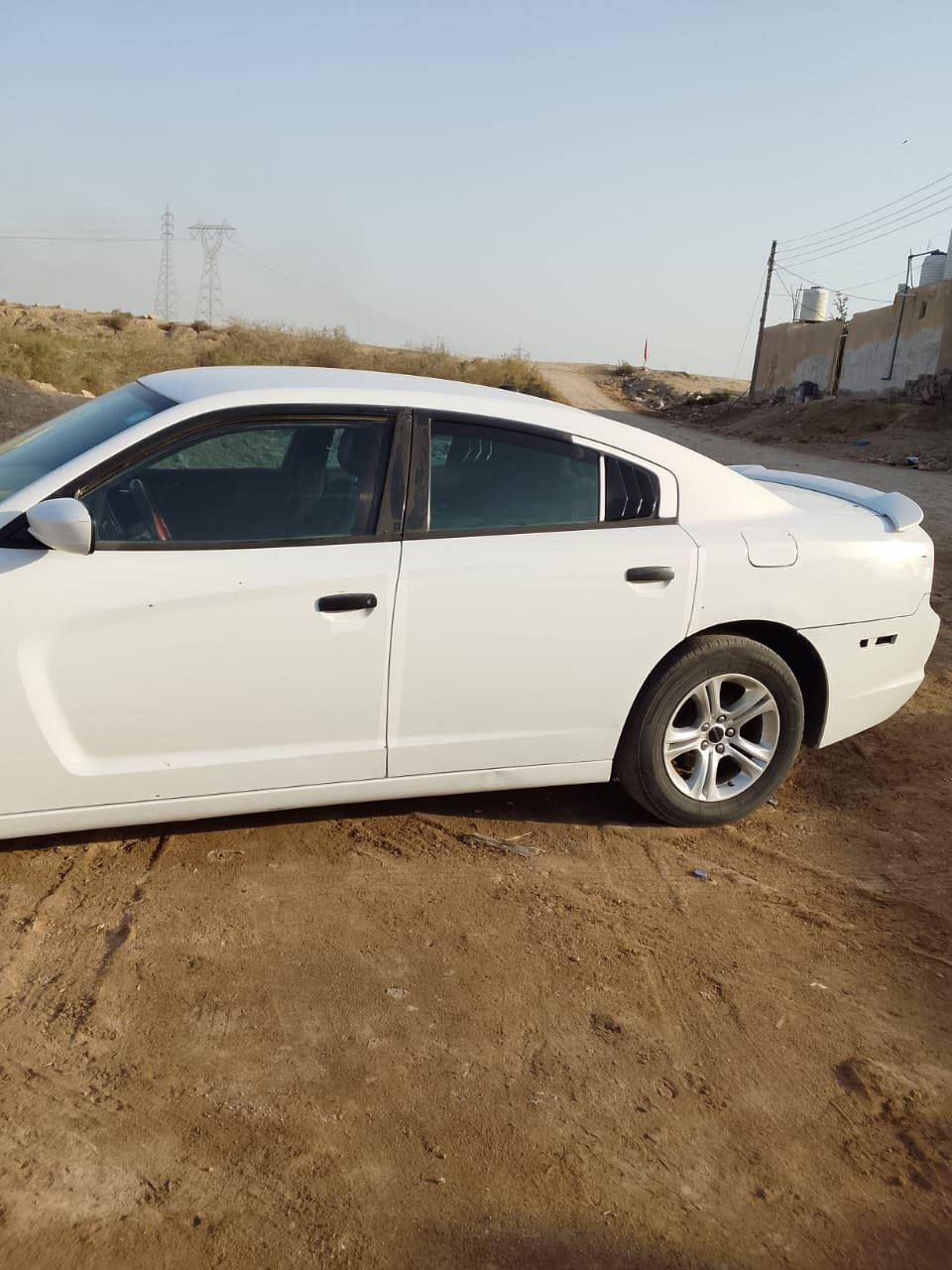 السلام عليكم شباب جارجر 2011للبيع بيه باببين صبغ وبنيد ***********السعر135
