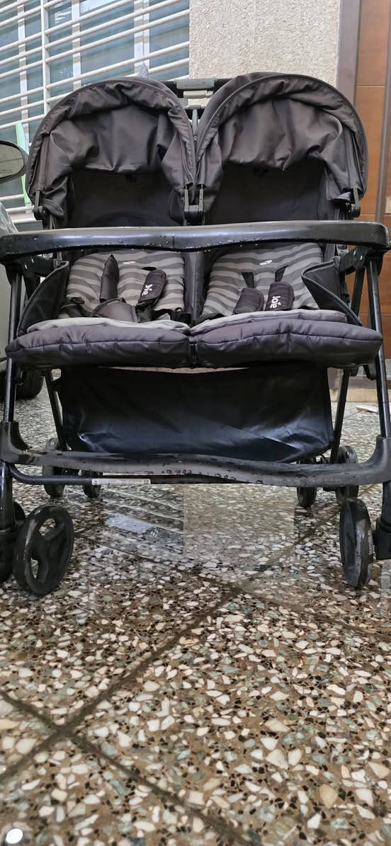 عربانة تؤام للبيع ماركة جوي المعروفة كلش مريحة وخفيفة ومتاخذ حجم كبير تصير بصندوك السيارة اخذتها ب٣٥٠ ابيعها ب١٥٠ نظيفة جدا مكاني بغداد الدورة ماعندي توصيل


**إذا كنت صاحب هذا الإعلان وتريد حذفه لأي سبب، رجاءا أرسل رسالة إلى الدعم الفني**