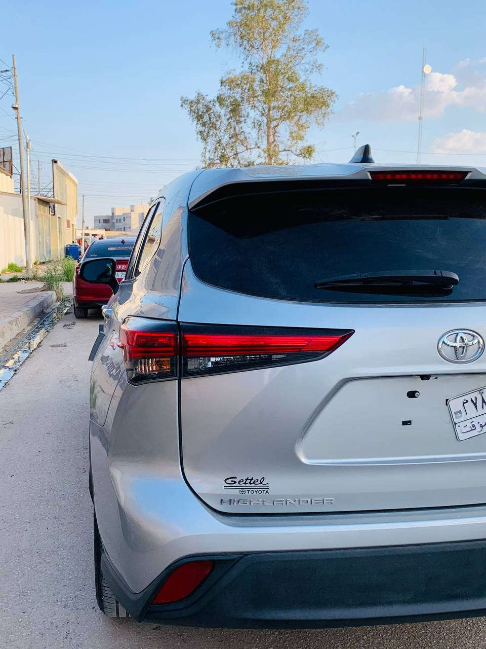 بيع مستعجل ٣٠٠ ورقة 
هايلندر ٢٠٢٣ LE
 مكينه ٢٥٠٠ تيربو  
تترقم اي محافظة كلين تايتل بدون حادث  
 
 
مكان السياره بابل  

لايت زينون 
رادار جانبي 
رادار امامي
تنبيه تصادم 
مثبت سرعة 
تنبيه خروج عن الطريق 
كامره دواره 
جنطة كهرباء
٣ أنظمة قيادة 
سايد بريك اوتماتيك 
ودخول ذكي 
بقية المواصفات معرفة
***********
