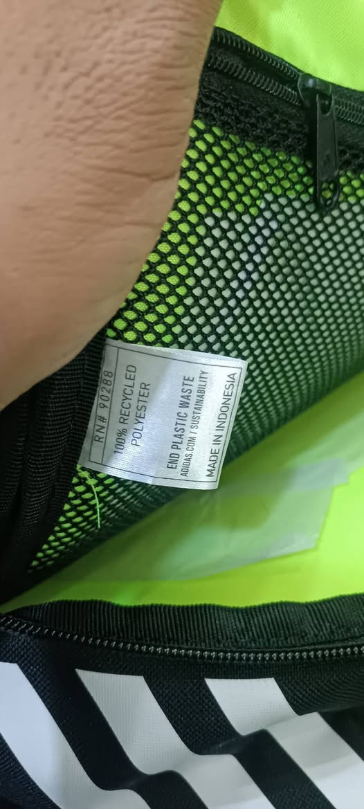 حياكم اللة حقيبة Adidas stadium 3 backpack اصلية  موجهة لفرق كرة القدم جديدة غير مستعملة سعرها بالوكالة 60دولار تحتوي على مكان لكرة القدم والحذاء الرياضي وتنفيس أيضا ومدكان الميدالية أو مفتاح السيارة قطعة واحدة فقط السعر 30.   
https://youtu.be/mWmhDulqYqo?si=7xvVUkuj85_ufmF-


**إذا كنت صاحب هذا الإعلان وتريد حذفه لأي سبب، رجاءا أرسل رسالة إلى الدعم الفني**