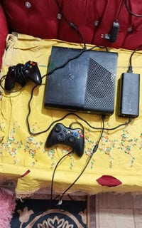 اكس بوكس ٣٦٠ سوبر سلم • ٢ جوستك • ١٣٦ لعبه