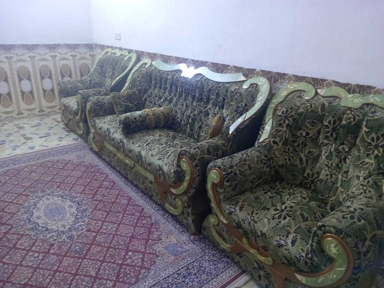 تخم للبيع السعر 250 وبي مجال بلد جمعيه الامام رقم الهاتف ***********
