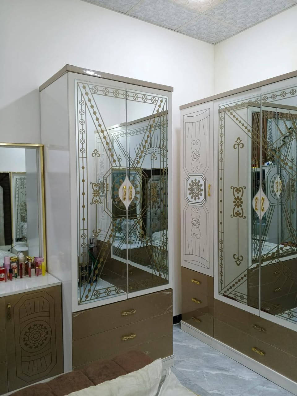 غرفه تركي للبيع تسع قطع نظافه 90% السعر خاص ***********
